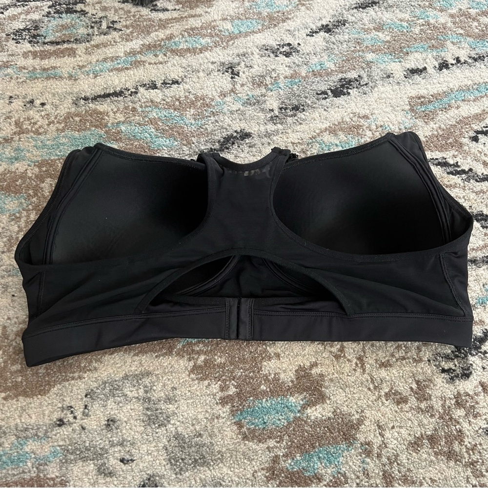 🍎 3/$30 Old Navy Active size 44DD black medium support sports bra - Picture 2 of 6
